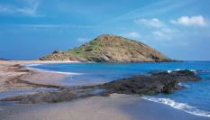 Imagen de archivo de Cala Mesquida, en Menorca (Baleares), zona próxima al punto de aparición de la vaca muerta.
