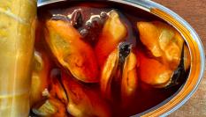 Una lata de mejillones.