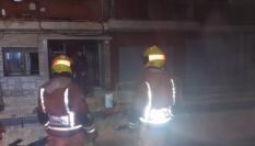 Muere una menor y nueve personas resultan heridas en un incendio en una vivienda en Gandia (Valencia).