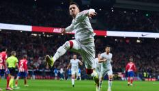 Alex Berenguer celebra el único gol del partido de ida de la semifinal de Copa del Rey entre Atlético de Madrid y Athletic.