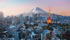 El skyline de Tokyo con el Monte Fuji de fondo.