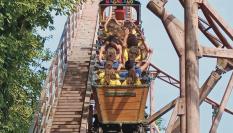 Una de las montañas rusas que se pueden encontrar en el parque Magikland, en Portugal.