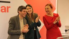 Alba García, candidata a lehendakari de la coalición Sumar, (en el centro) junto a Jon Hernández, de Ezker Anitza-IU, y Carmen Muñoz.