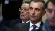El exvicealcalde de València Alfonso Grau, en segundo plano durante el juicio.