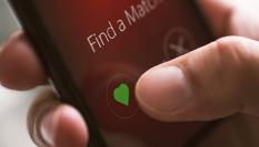 Imagen de archivo de una app de ligar.