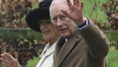 Los reyes Carlos y Camila, fotografiados en Sandringham.