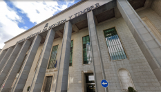 Fachada de la sede de la Fábrica Nacional de Moneda y Timbre, en Madrid.