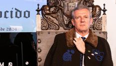 El presidente de la Xunta de Galicia en funciones y candidato del PPdeG, Alfonso Rueda, durante la Feira do Cocido de Lalín.