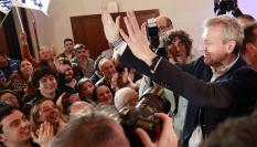 Alfonso Rueda celebra su victoria ante sus seguidores