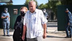 Lyudmila Navalnaya y Anatoly Navalny, padres del opositor fallecido, en una imagen de junio de 2023