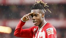 El centrocampista del Athletic Club Nico Williams celebra su gol ante el Atlético en Copa del Rey.