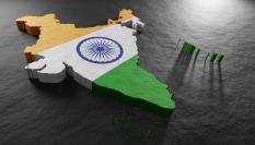 Mapa de la India con el estampado de su bandera.