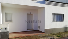 Casa de nueva construcción en Villar del Rey.