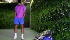 Carlos Alcaraz se prepara para saltar a la pista de Indian Wells.