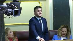 El momento de la votación del diputado del PP, Daniel Pérez Osma.