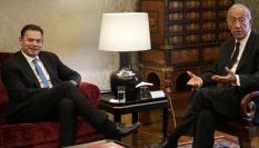 El nuevo primer ministro de Portugal, Luis Montenegro, en su encuentro esta semana con el Presidente de Portugal, Marcelo Rebelo de Sousa.
