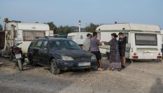 El Ayuntamiento de Ibiza, a través de la Policía Local, se dispone a desalojar el asentamiento de caravanas ubicado en el solar de Sa Joveria, donde se han instalado trabajadores que sufren la carestía de la vivienda en la isla.