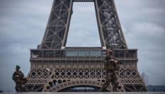Dispositivo de seguridad en la Torre Eiffel de París