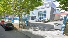 Exterior de la nave de la empresa Desguaces Sidegal, ubicada en la calle de O Vidro, en el polígono do Ceao, en Lugo