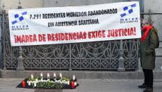Acto de la Marea de Residencias Verdad y Justicia en memoria de los fallecidos en las residencias de mayores de Madrid durante la pandemia.