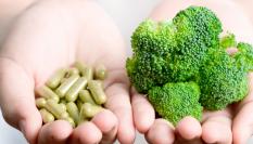 Algunos medicamentos pueden interaccionar con alimentos como el brócoli.