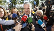 El exministro y expresident de la Generalitat Eduardo Zaplana a su llegada a la audiencia provincial.