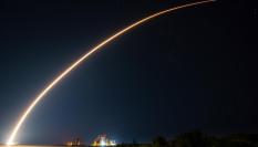 Imagen de archivo de lanzamiento de satélite con terminales Starlink