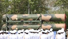 Imagen de archivo de un sistema de lanzamiento de misiles S-300 iraní, en un desfile militar en Teherán.