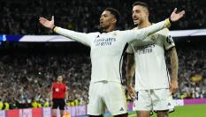 Jude Bellingham celebra el tercer gol (de la victoria) del Real Madrid en el Clásico de la Liga.