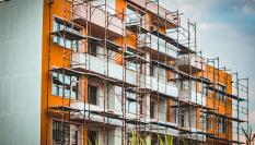 Renovación de la fachada de un edificio en España