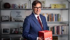 Salvador Illa, en la entrevista concedida a El HuffPost en su despacho de Barcelona.