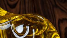 Imagen de archivo de una botella de aceite de girasol.