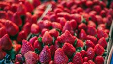 Fresas en una fruteria.