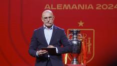 El seleccionador español, Luis de la Fuente, anuncia la primera lista de 29 jugadores convocados para la disputa de la Eurocopa 2024, este lunes en la Ciudad del Fútbol de Las Rozas (Madrid).