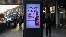 Un cartel de publicidad de Estrella Galicia en Londres, Reino Unido, en una imagen de archivo.