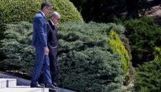 El presidente del Gobierno, Pedro Sánchez, camina por Moncloa junto al presidente de Turquía, Recep Tayyip Erdogan