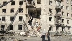 Un edificio de Járkov, destruido por un bombardeo ruso.