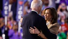 Kamala Harris con Joe Biden el primer día de la Convención Demócrata de Chicago.