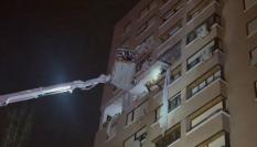 Los profesionales de los equipos de emergencia, durante el dispositivo.