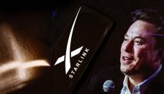 Ilustración con el logotipo de Starlink y el rostro del magnate tecnológico Elon Musk.