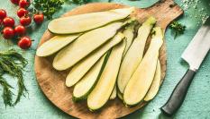 En la cocina española, el calabacín es una de las verduras más veneradas.