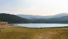 Vista del embalse de La Jarosa en Guadarrama y Valle de los Caídos, también conocido como Valle de Cuelgamuros