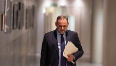 José Luis Ábalos, solo en los pasillos del Congreso