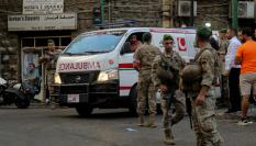 Despliegue en Beirut de las fuerzas del orden y equipos sanitarios tras las explosiones de los 'busca'.