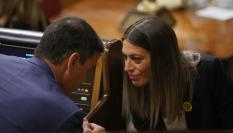 Pedro Sánchez y Miriam Nogueras conversan en el Congreso, en una imagen de archivo
