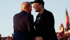 El magnate Elon Musk, durante un mitin con el expresidente estadounidense y candidato republicano, Donald Trump.