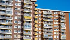 Imagen de archivo de bloques de edificios en Barcelona.