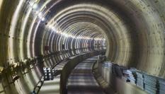 Interior de uno de los pasillos paralelos del Eurotúnel.