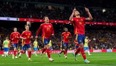 Rodri celebra un gol de España en el Santiago Bernabéu