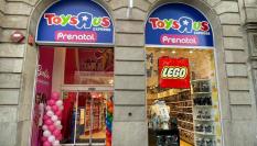 Exterior de la tienda de Toys 'R' Us que ha abierto en Barcelona.